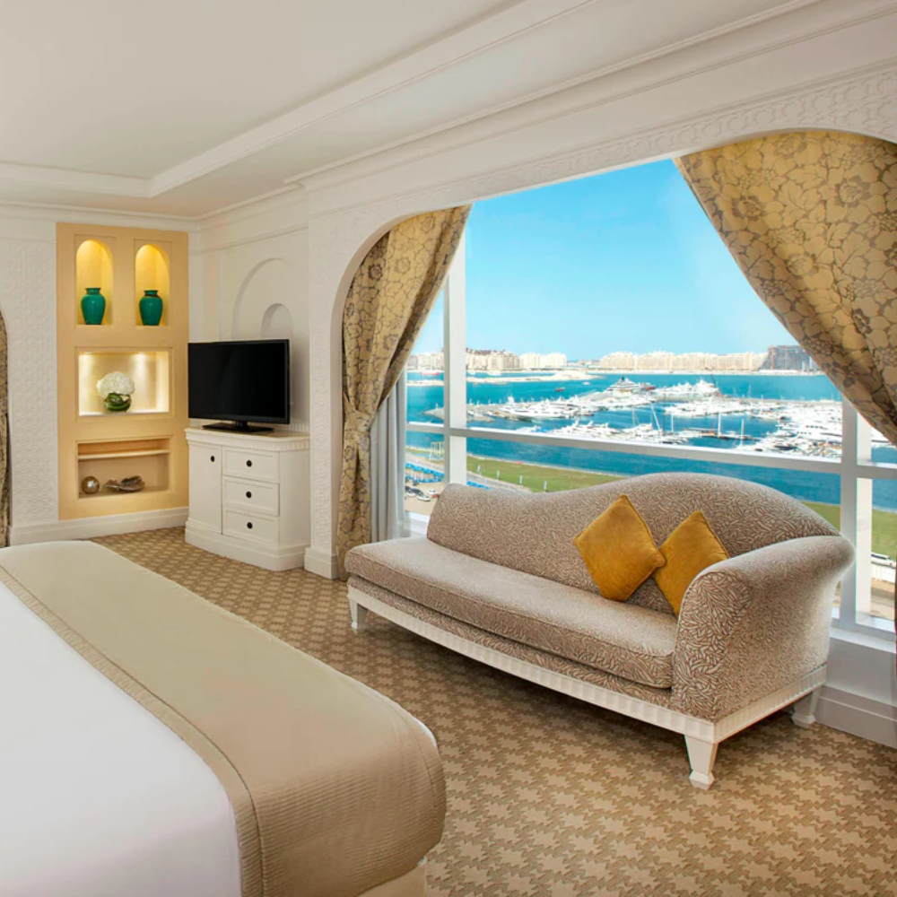 Club Junior Suite Plus (Ocean Front)